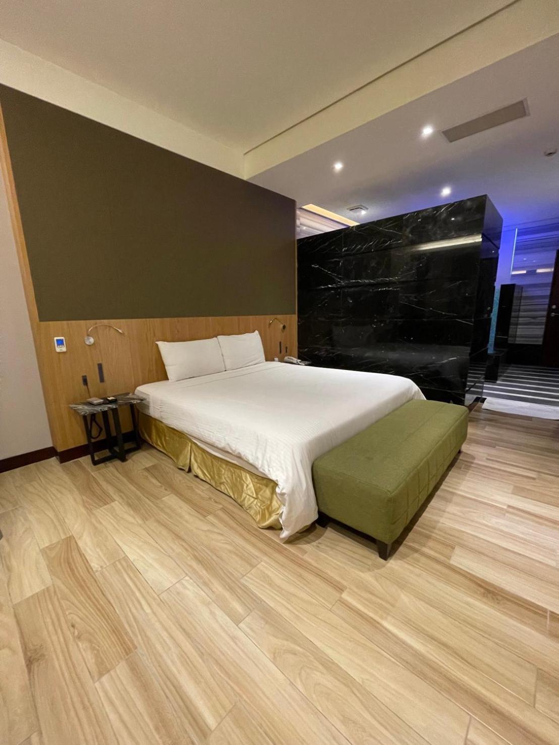 G.Shock Motel Jiuru Extérieur photo